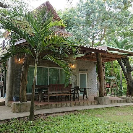 Baantantara Suan Phueng Exterior foto